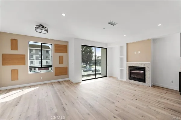 $5,995 | 11858 West Flower Ln Valley Village, Valley Village, CA 91607