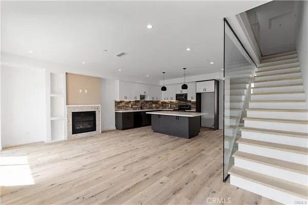 $5,995 | 11858 West Flower Ln Valley Village, Valley Village, CA 91607