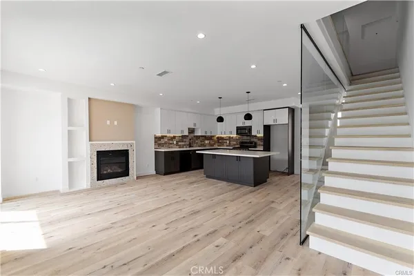 $5,995 | 11858 West Flower Ln Valley Village, Valley Village, CA 91607