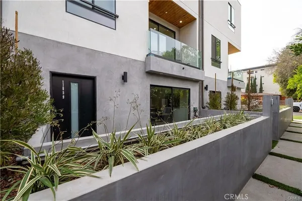 $5,995 | 11858 West Flower Ln Valley Village, Valley Village, CA 91607