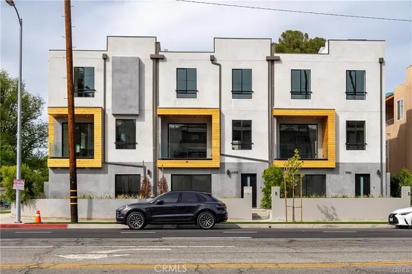 $5,995 | 11858 West Flower Ln Valley Village, Valley Village, CA 91607