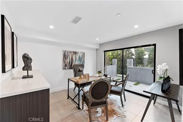 $5,995 | 11858 West Flower Ln Valley Village, Valley Village, CA 91607