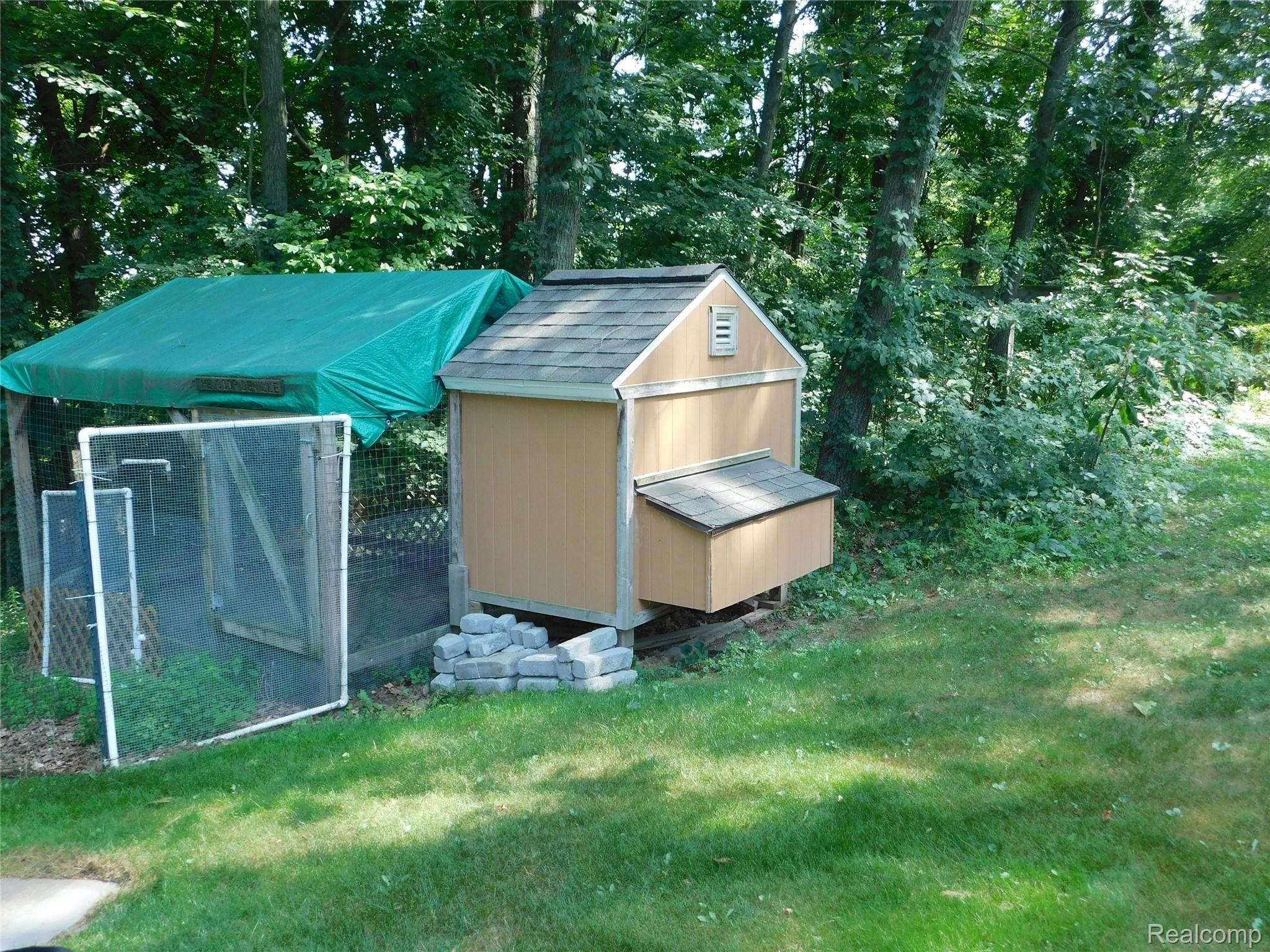 6280 Crandall Road Howell, MI 48855 - Photo 36 of 38 DSCN0088.JPG