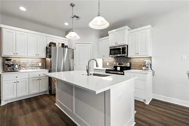 $2,200 | 2862 Messenger Way, Bryan, TX 77803