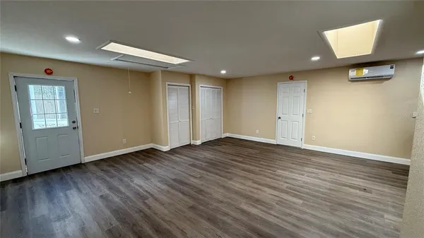 $8,500 | 3620 East Tampa Circle, Tampa, FL 33629