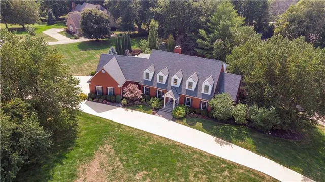 $825,000 | 28 Court Lane, St. Joseph, MO 64506