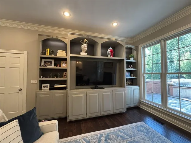 $825,000 | 28 Court Lane, St. Joseph, MO 64506