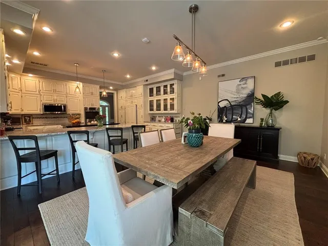 $825,000 | 28 Court Lane, St. Joseph, MO 64506