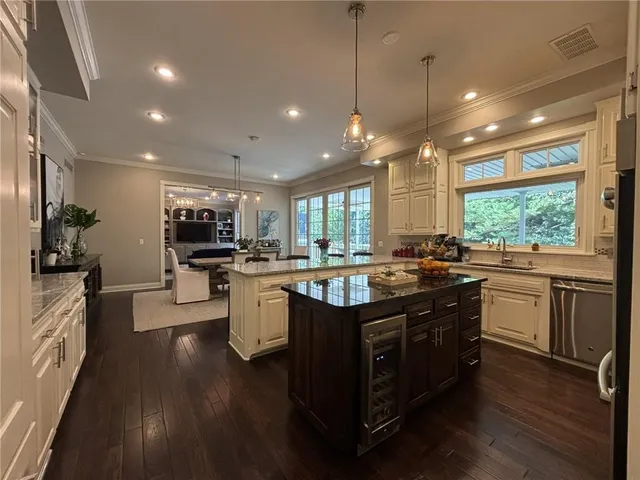 $825,000 | 28 Court Lane, St. Joseph, MO 64506