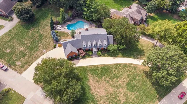 $825,000 | 28 Court Lane, St. Joseph, MO 64506