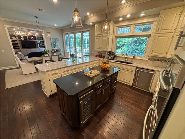 $825,000 | 28 Court Lane, St. Joseph, MO 64506