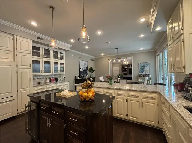 $825,000 | 28 Court Lane, St. Joseph, MO 64506