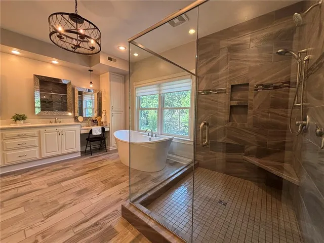 $825,000 | 28 Court Lane, St. Joseph, MO 64506