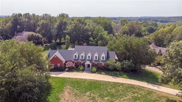 $825,000 | 28 Court Lane, St. Joseph, MO 64506