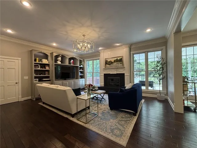 $825,000 | 28 Court Lane, St. Joseph, MO 64506