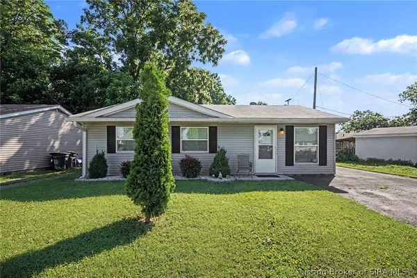 $195,000 | 1106 Cedarview Drive, Jeffersonville, IN 47130