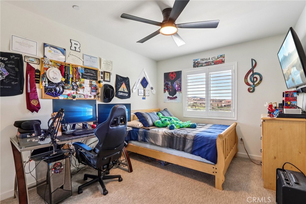 35293 Funk Way Beaumont, CA 92223 - Photo 40 of 70 a work room with furniture and a window