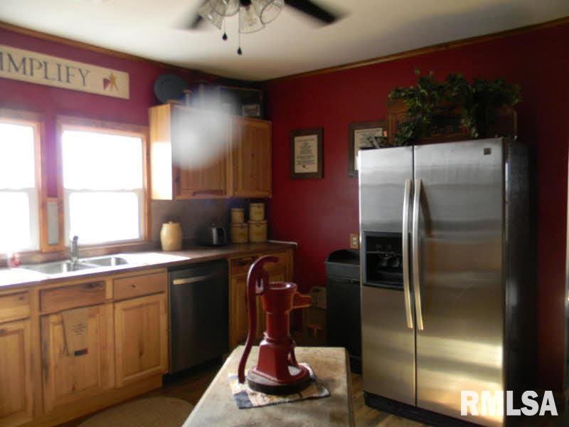 484 Crabapple Road Du Quoin, IL 62832 - Photo 2 of 11 Gallery Image 2