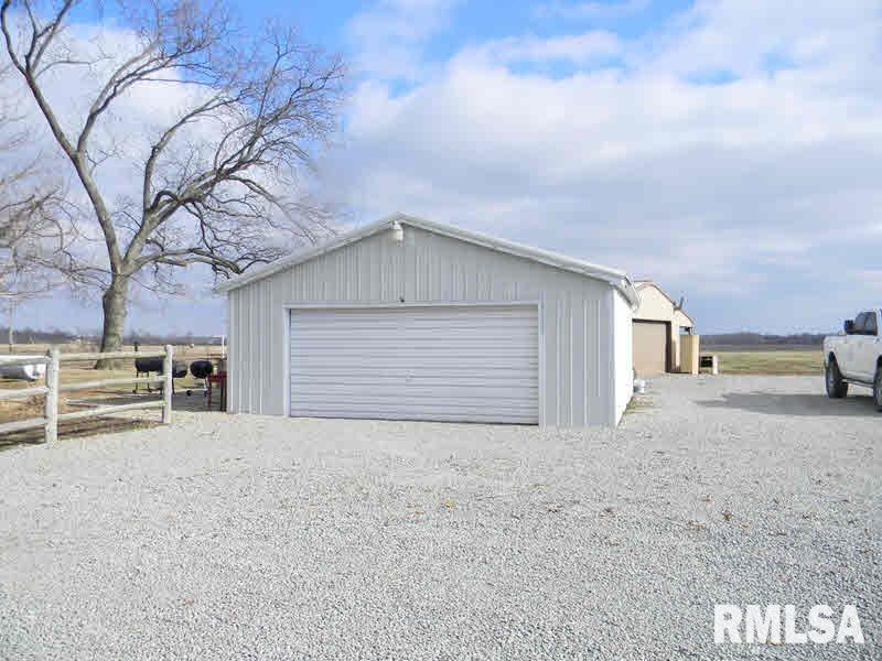 484 Crabapple Road Du Quoin, IL 62832 - Photo 8 of 11 Gallery Image 8