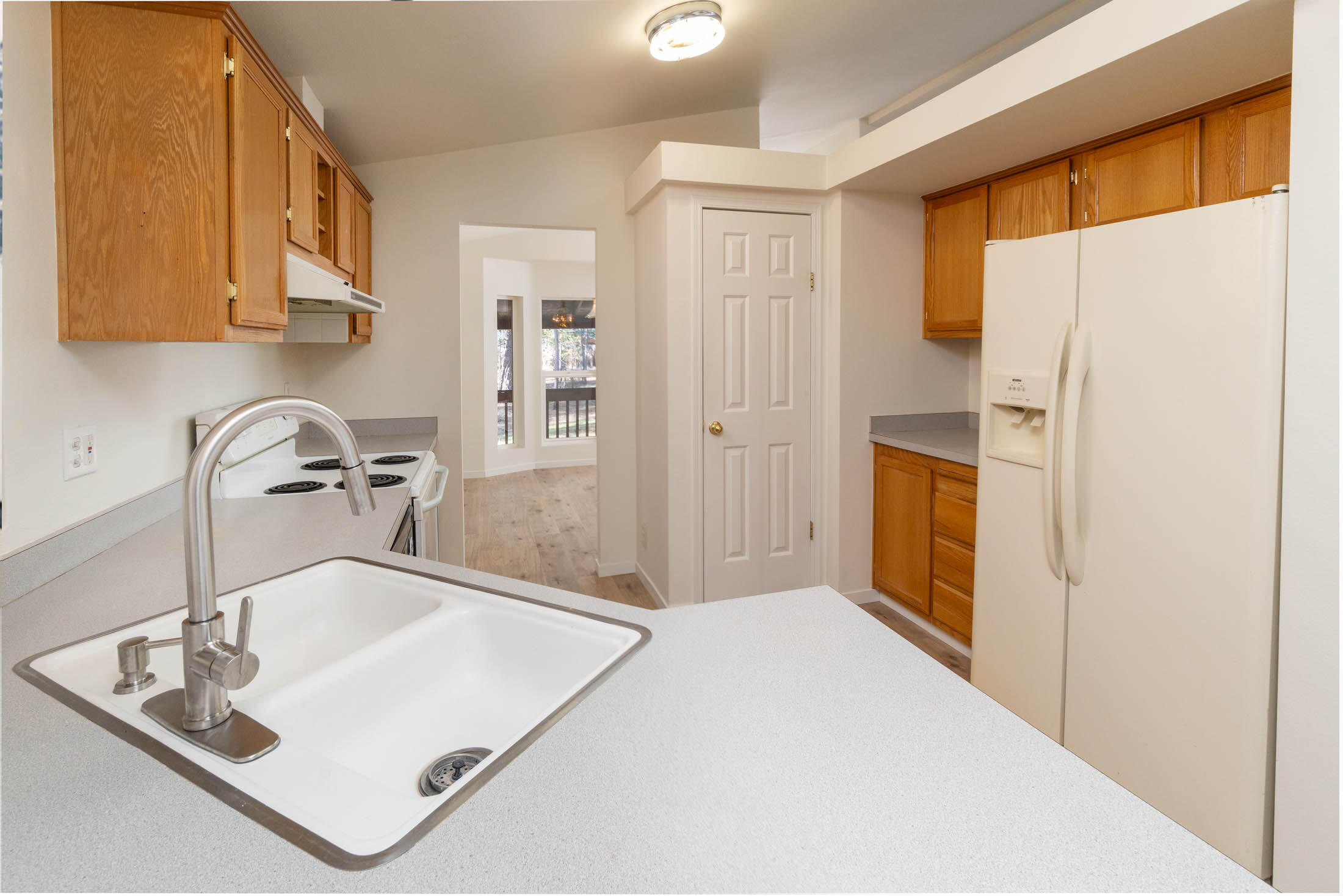 2706 Boone Circle La Pine, OR 97739 - Photo 5 of 32 2106 Boone Ct_0066