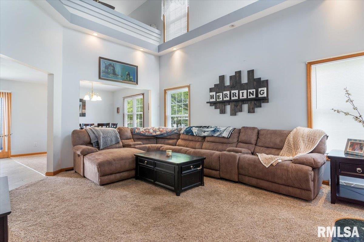 2817 Biscayne Drive Springfield, IL 62707 - Photo 5 of 29