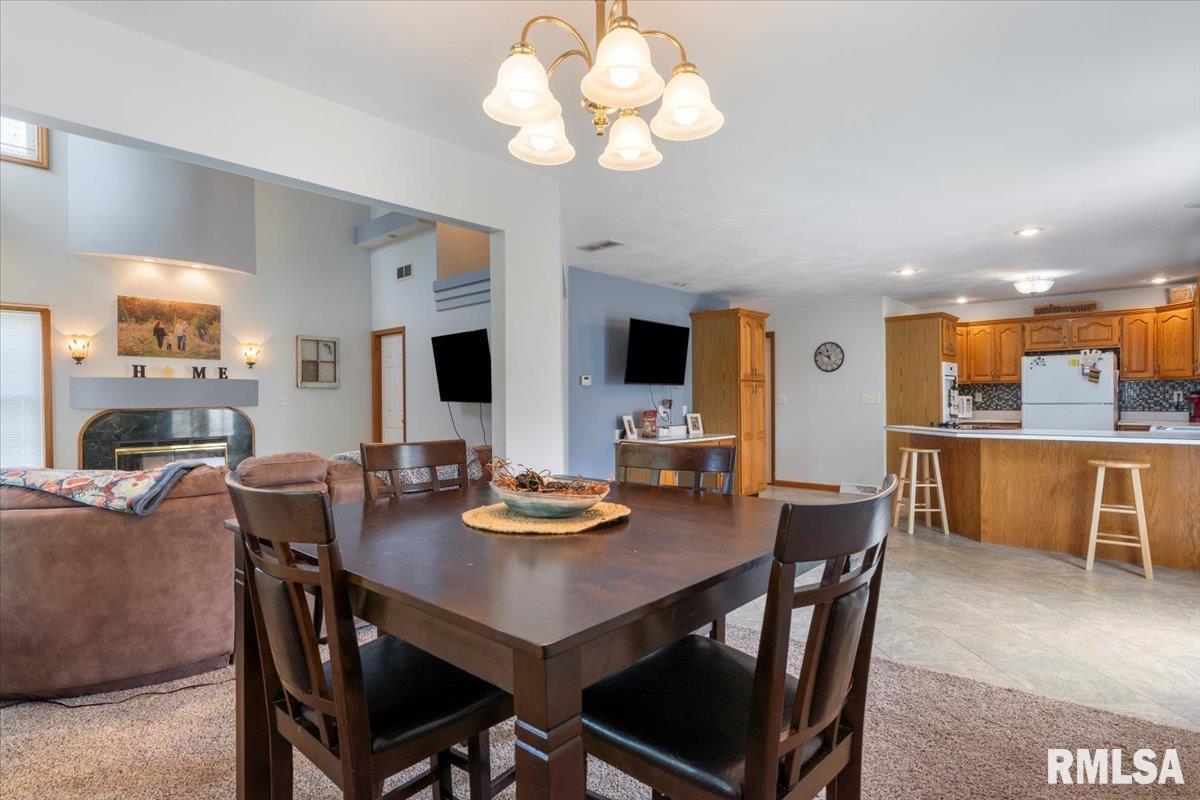 2817 Biscayne Drive Springfield, IL 62707 - Photo 10 of 29