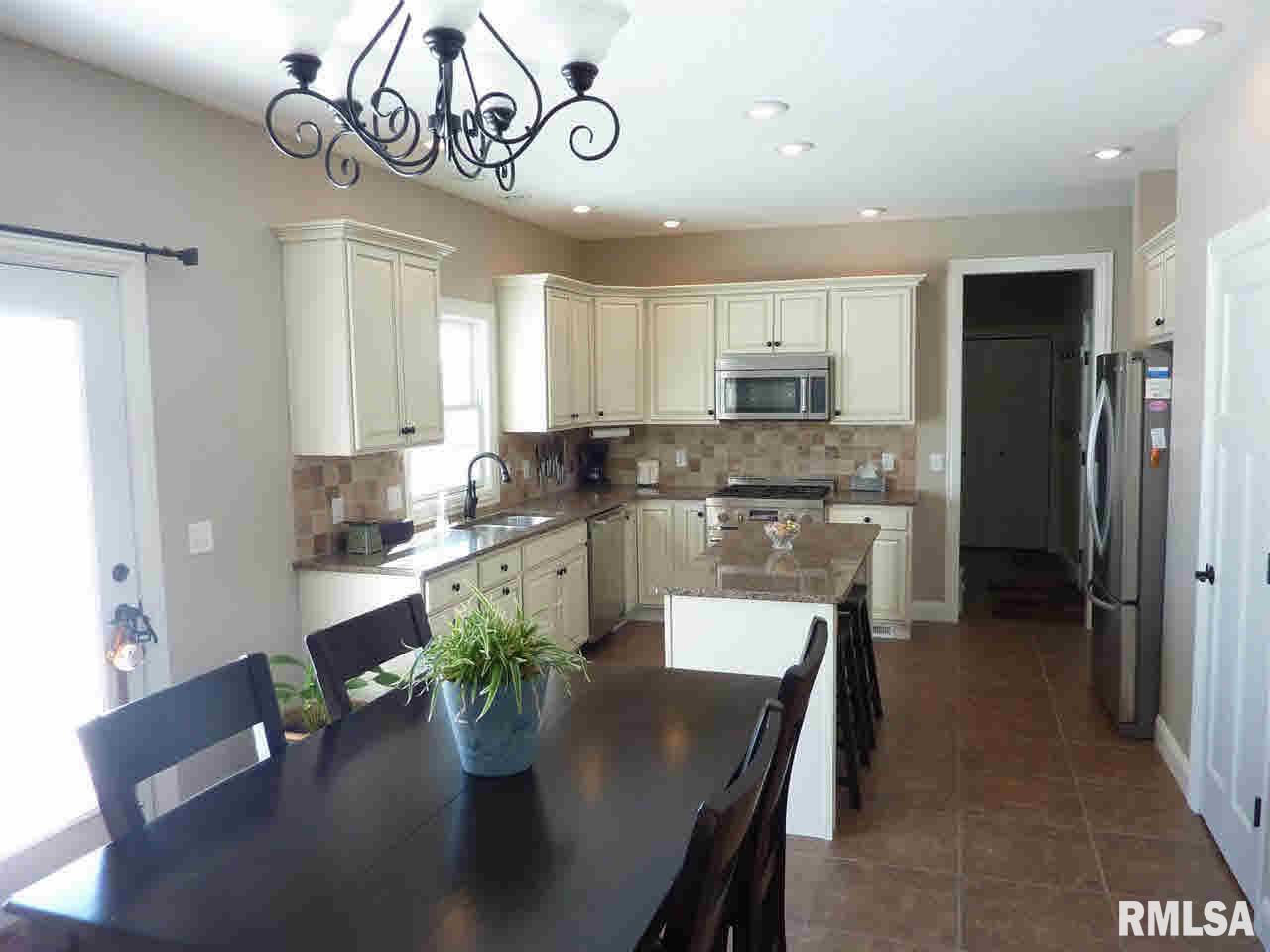 1119 Fox Ridge Road Eldridge, IA 52748 - Photo 7 of 22 Gallery Image 7
