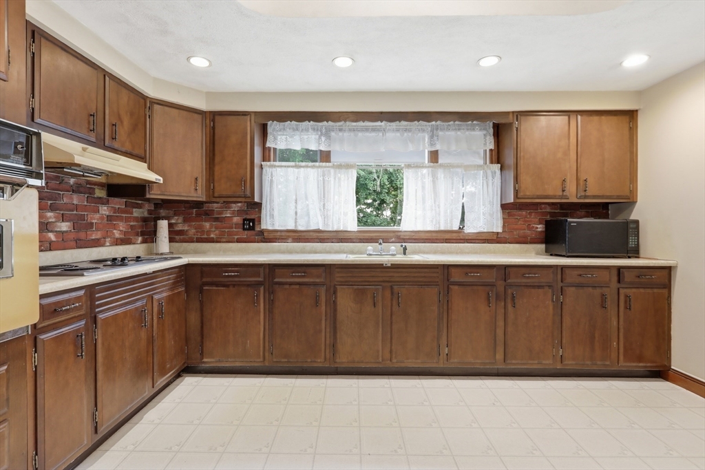 86 Main Street Saugus, MA 01906 - Photo 15 of 35