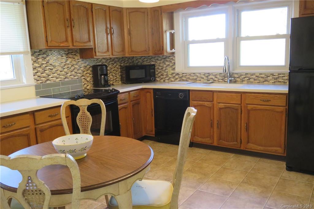 930 Narva Road Hendersonville, NC 28792 - Photo 2 of 26 Gallery Image 2