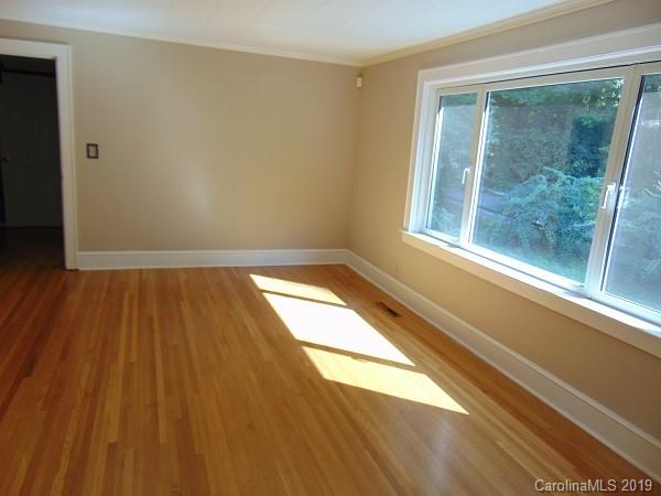 930 Narva Road Hendersonville, NC 28792 - Photo 12 of 26 Gallery Image 12