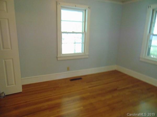 930 Narva Road Hendersonville, NC 28792 - Photo 15 of 26 Gallery Image 15