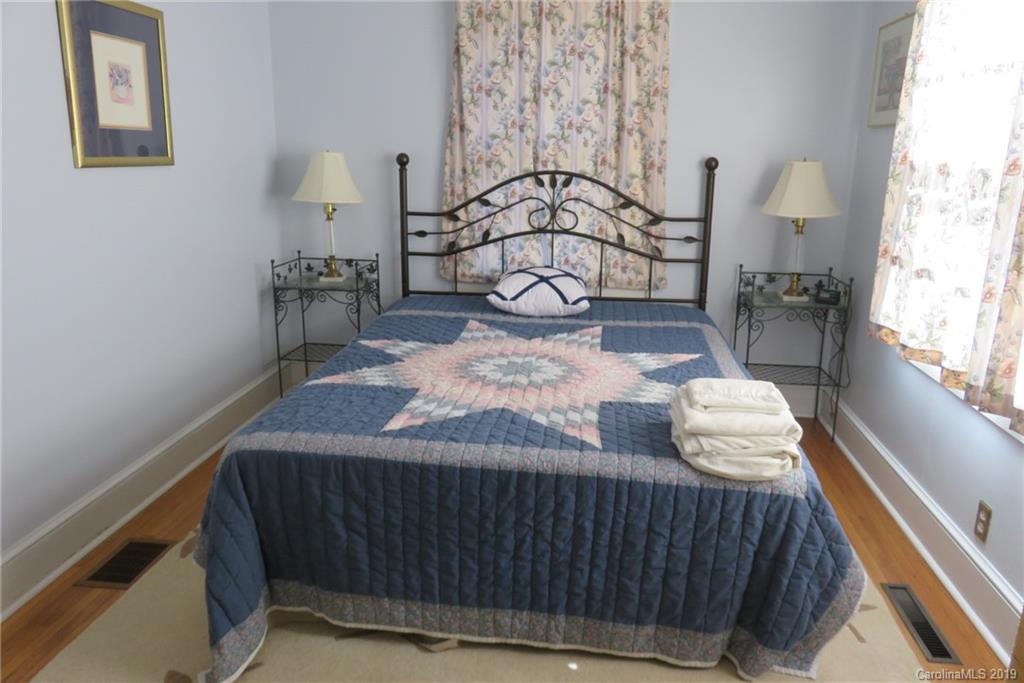 930 Narva Road Hendersonville, NC 28792 - Photo 4 of 26 Gallery Image 4