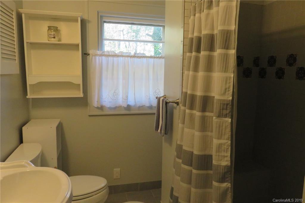 930 Narva Road Hendersonville, NC 28792 - Photo 10 of 26 Gallery Image 10