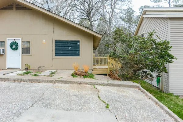 $825 | 51 Harbour Row Drive, Unit 55, Coldspring, TX 77331