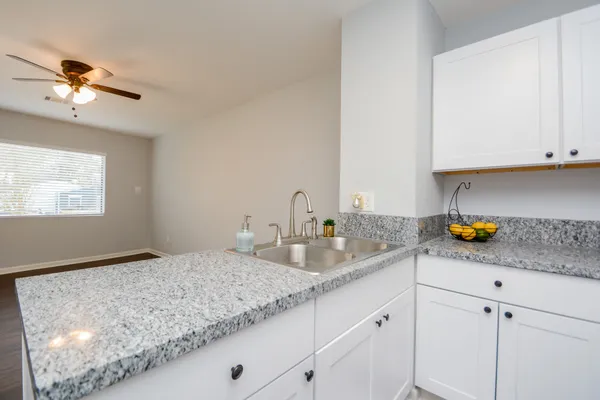 $825 | 51 Harbour Row Drive, Unit 55, Coldspring, TX 77331
