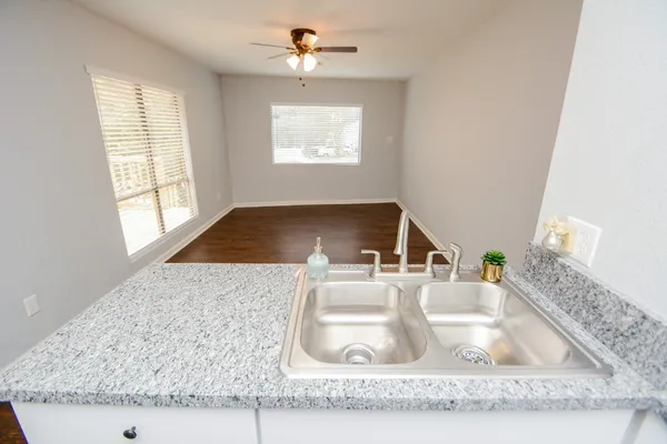 $825 | 51 Harbour Row Drive, Unit 55, Coldspring, TX 77331
