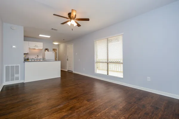 $825 | 51 Harbour Row Drive, Unit 55, Coldspring, TX 77331