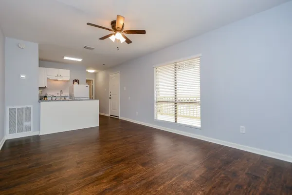 $825 | 51 Harbour Row Drive, Unit 55, Coldspring, TX 77331