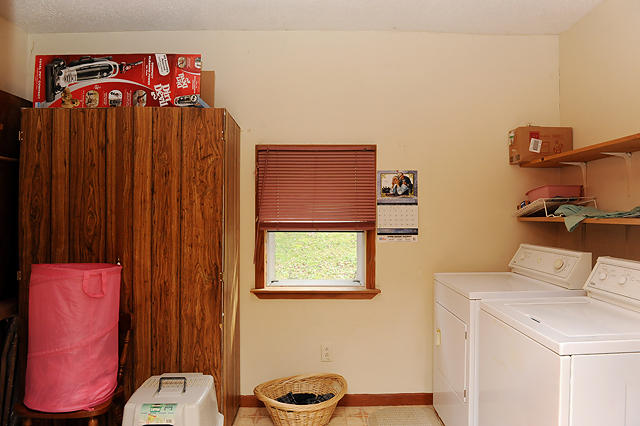 569 Summertown Road Jasper, TN 37347 - Photo 2 of 33 DSC_8083