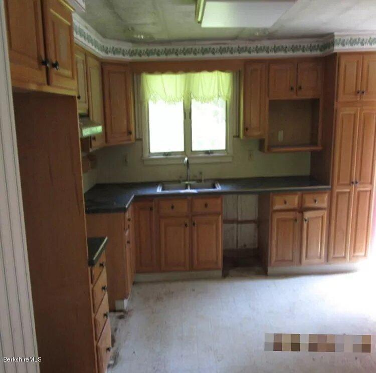 175 New Lenox Road Lenox, MA 01240 - Photo 6 of 16 ISny4hq0zjb6u20000000000
