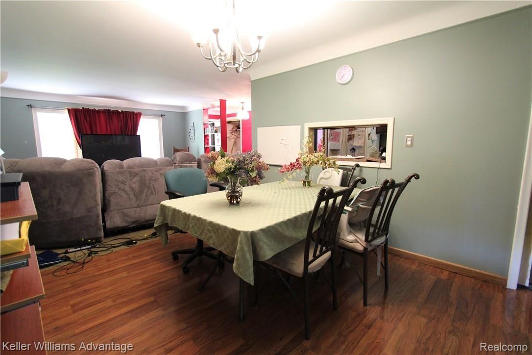 19151 Meadowbrook Road Northville, MI 48167 - Photo 3 of 12 Dining2.jpg