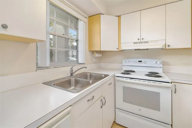 $109,500 | 203 47th Ave Drive West, Unit 167, Bradenton, FL 34207