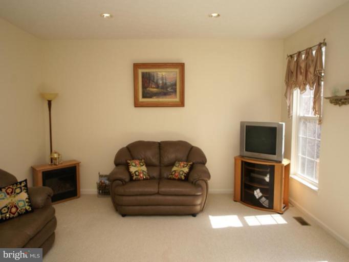 7729 Rotherham Drive Hanover, MD 21076 - Photo 4 of 30 Family Room