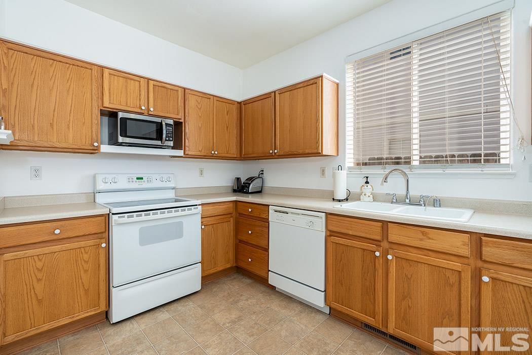 5940 Sapphire Ridge Court Reno, NV 89523 - Photo 12 of 25 Photo 12