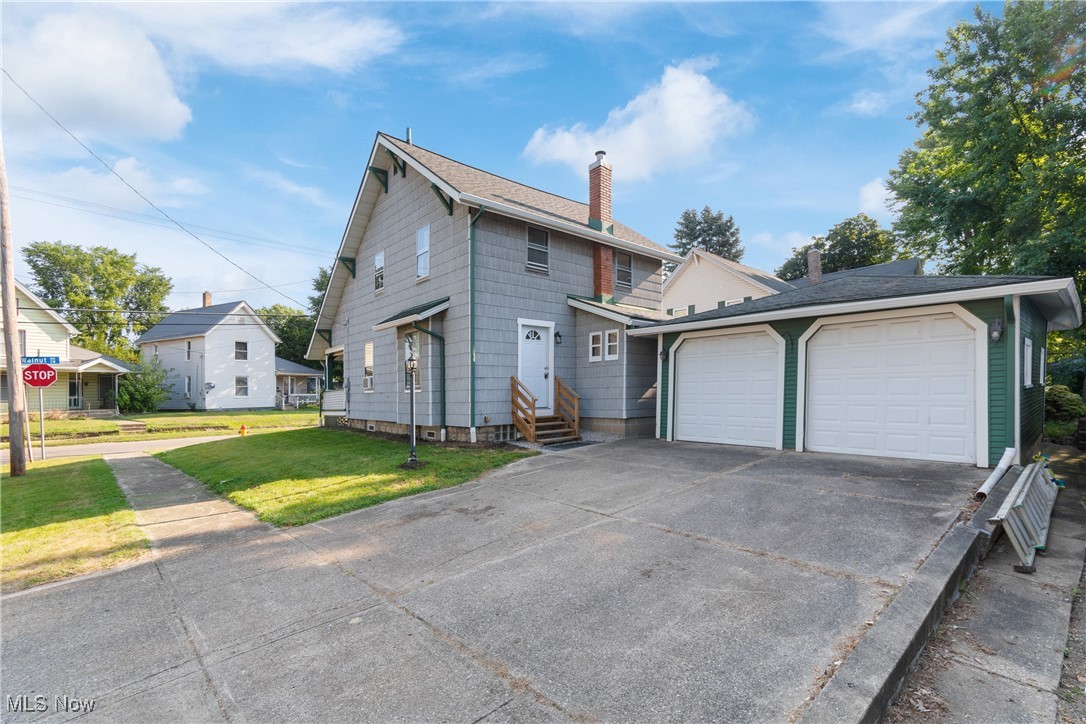631 Walnut Road Southwest Massillon, OH 44647 - Photo 4 of 26 Gallery Image 4
