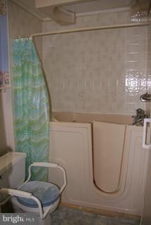 8218 Northview Road Dundalk, MD 21222 - Photo 26 of 30 Bath