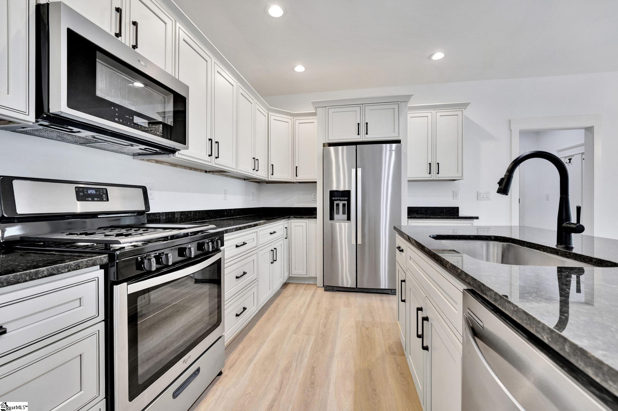 304 Garrett Street Fountain Inn, SC 29644 - Photo 7 of 34 Gallery Image 7