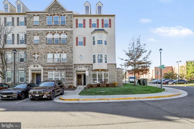 $484,990 | 6900 Kona Drive, Gainesville, VA 20155