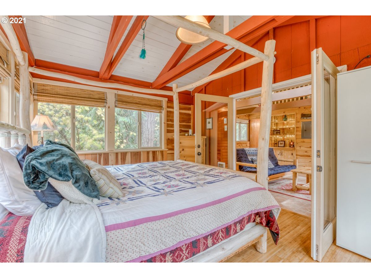 64395 East Barlow Trail Road Rhododendron, OR 97049 - Photo 15 of 32 Gallery Image 15