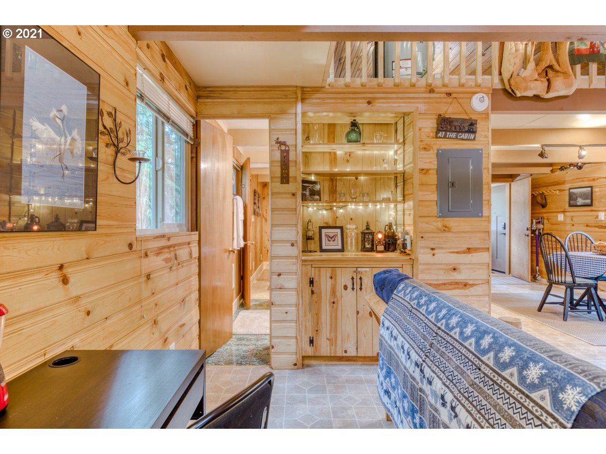 64395 East Barlow Trail Road Rhododendron, OR 97049 - Photo 5 of 32 Gallery Image 5